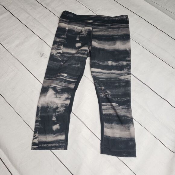 Under Armour Pants - Under Armour cropped running pants small